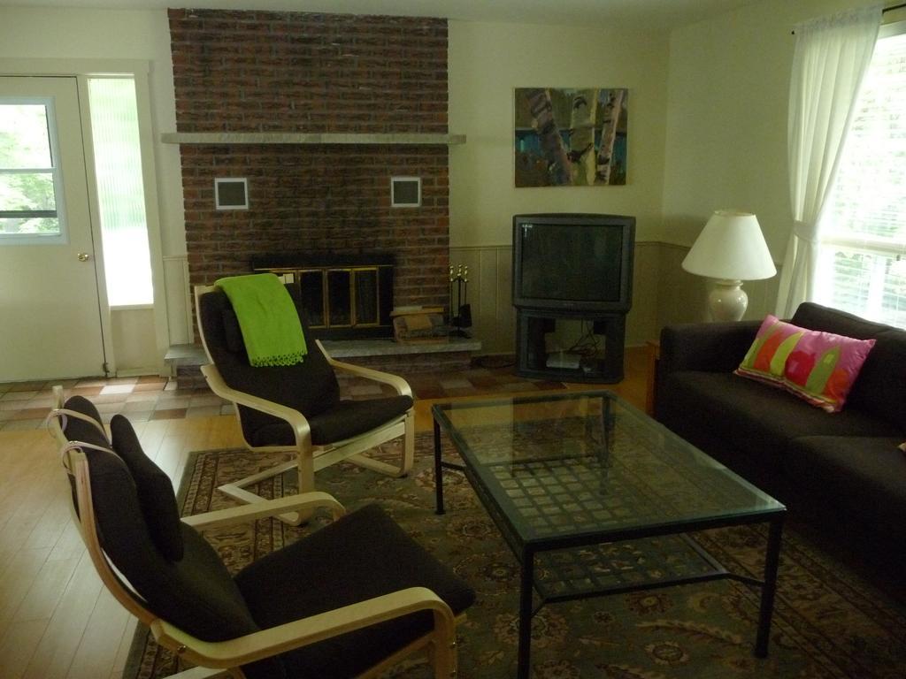 Birch Cliff Lodge On Baptiste Lake Highland Grove 객실 사진