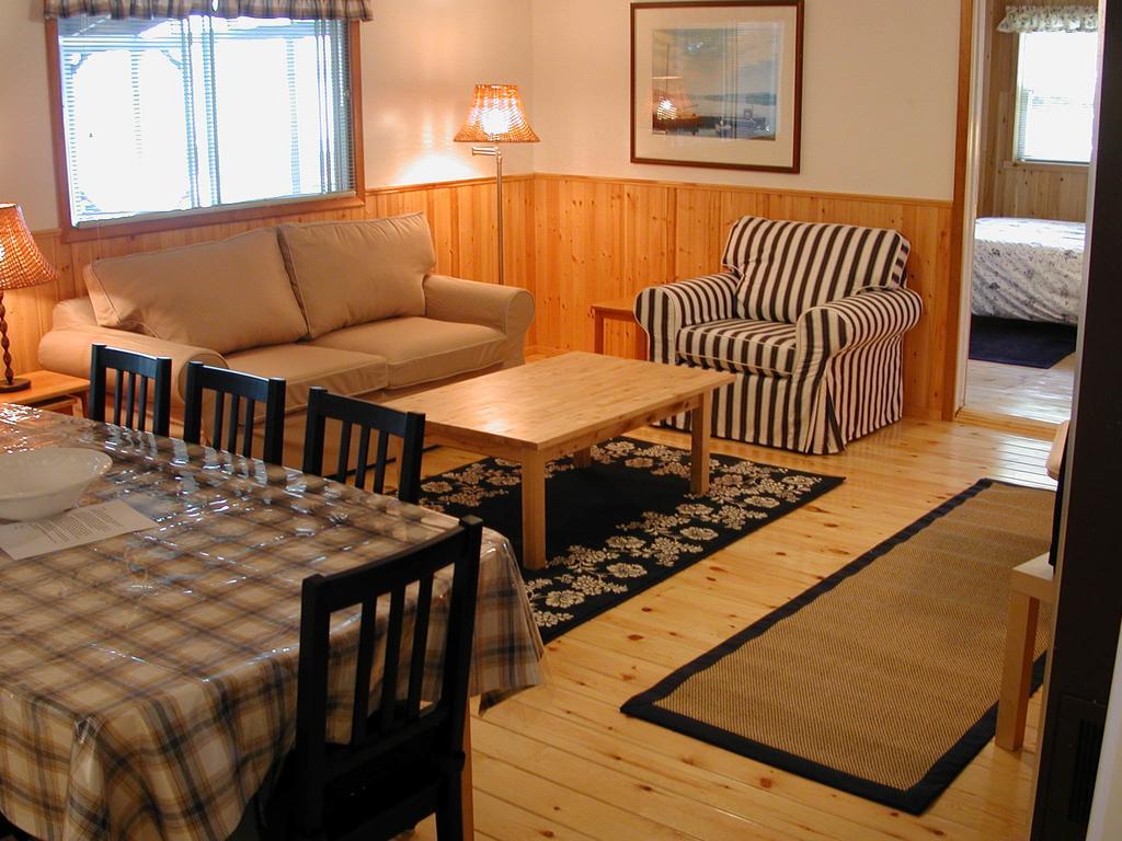Birch Cliff Lodge On Baptiste Lake Highland Grove 객실 사진