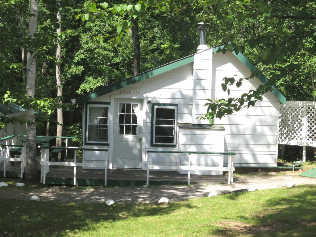 Birch Cliff Lodge On Baptiste Lake Highland Grove 객실 사진